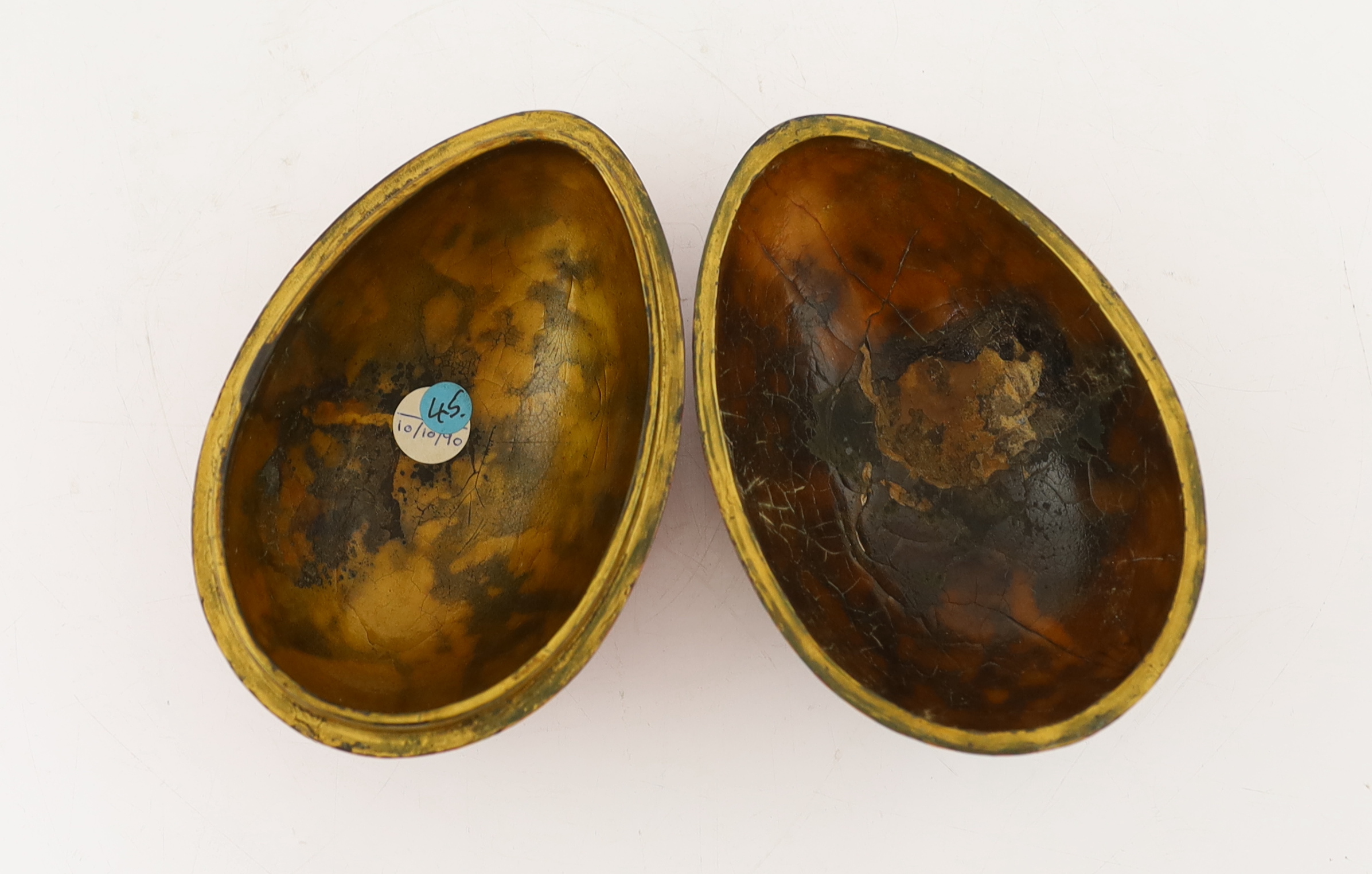 A Russian lacquer Easter egg, attributed to Lukutin, mid 19th century